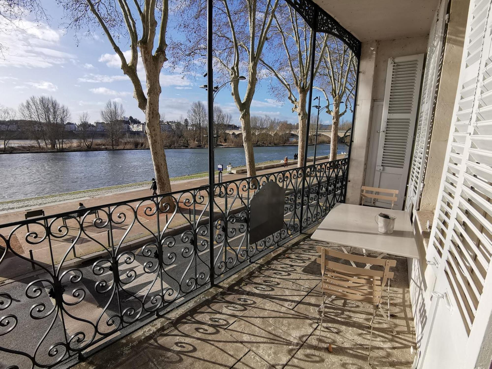 Appart Gite Les Oiseaux- Face Loire Quai Du Chatelet オルレアン エクステリア 写真